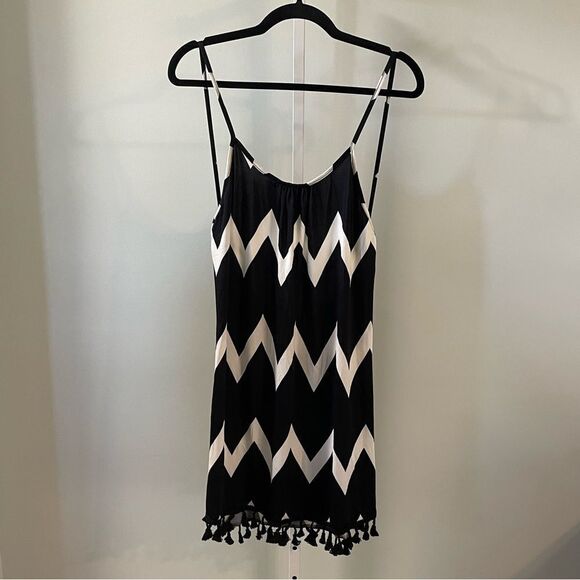 Black & White Chevron Low Back Summer Dress - Picture 1 of 2